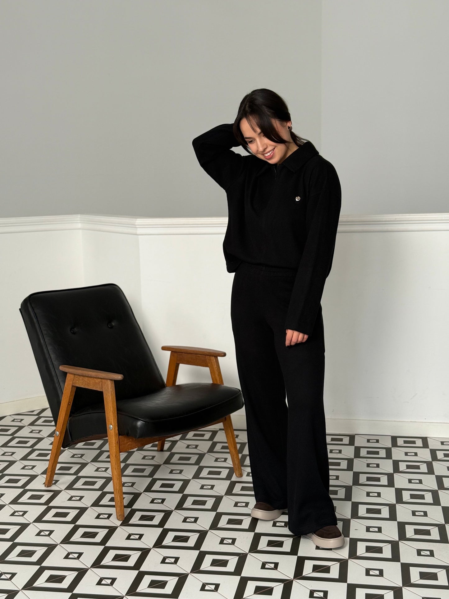 Трикотажний костюм з пуловером на блискавці