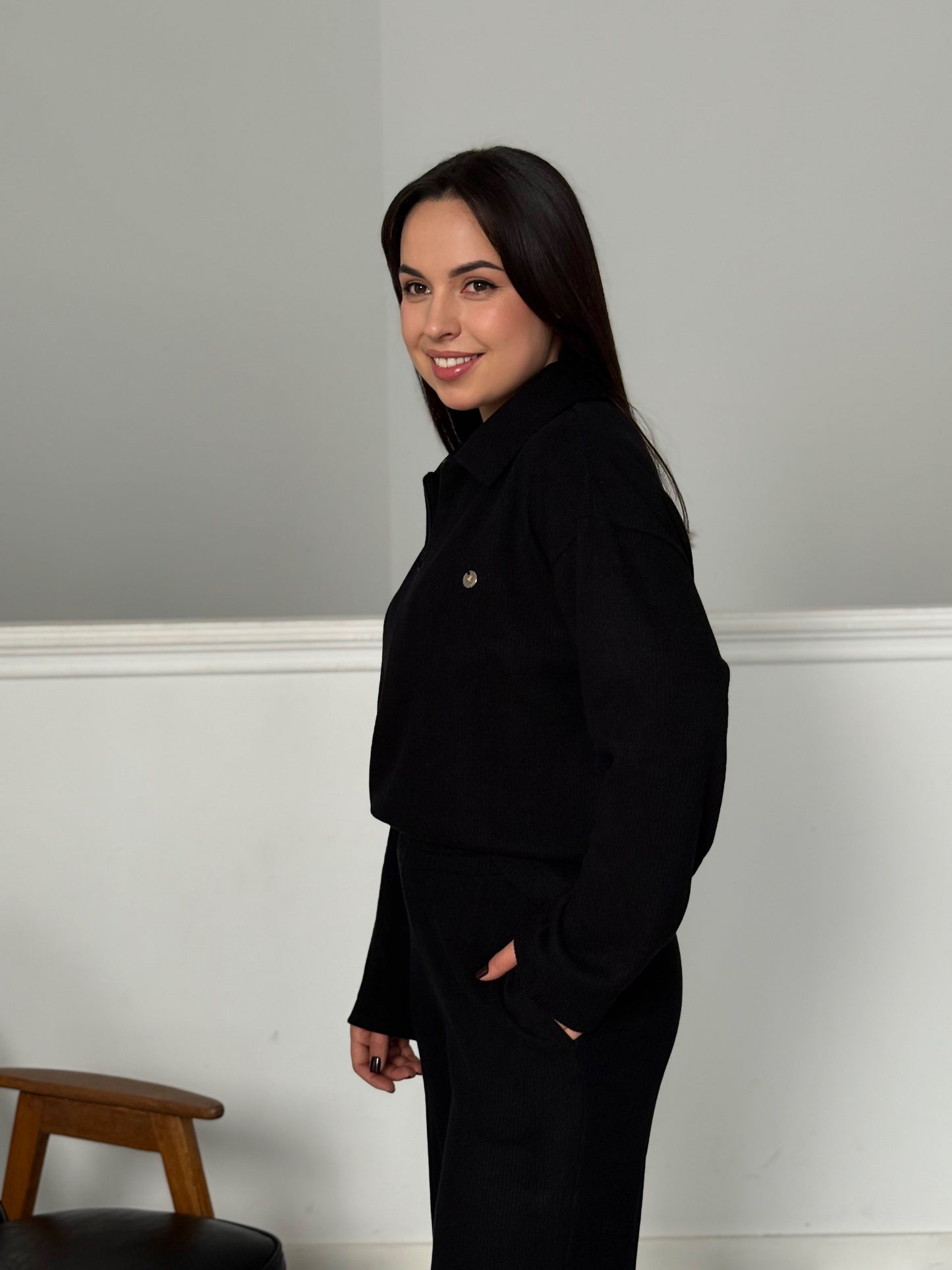 Трикотажний костюм з пуловером на блискавці