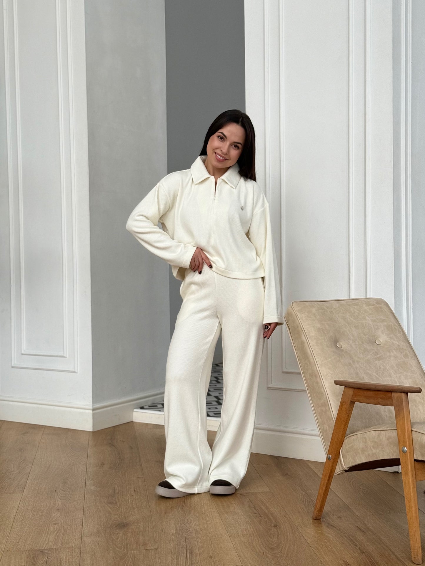 Трикотажний костюм з пуловером на блискавці