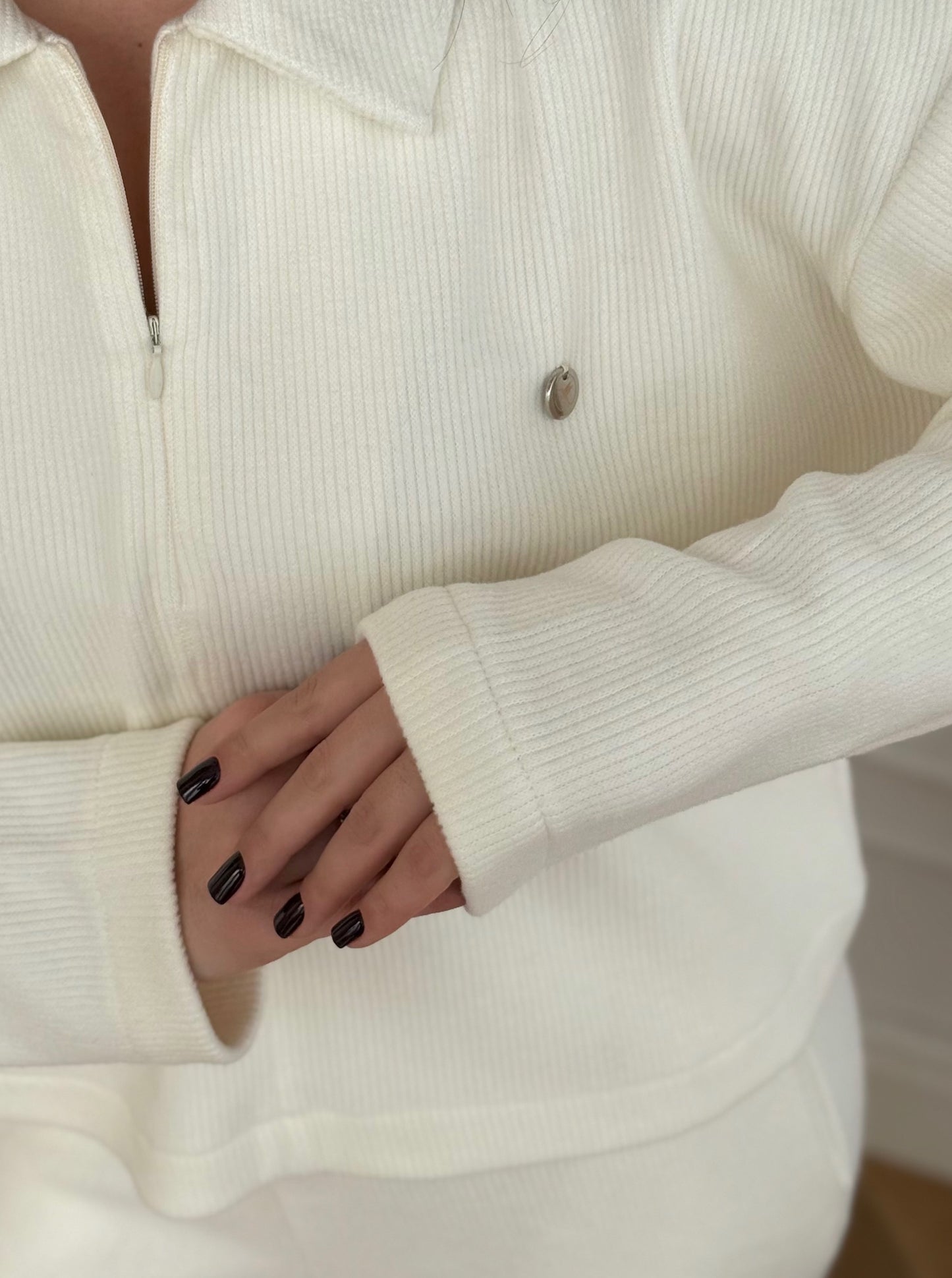 Трикотажний костюм з пуловером на блискавці