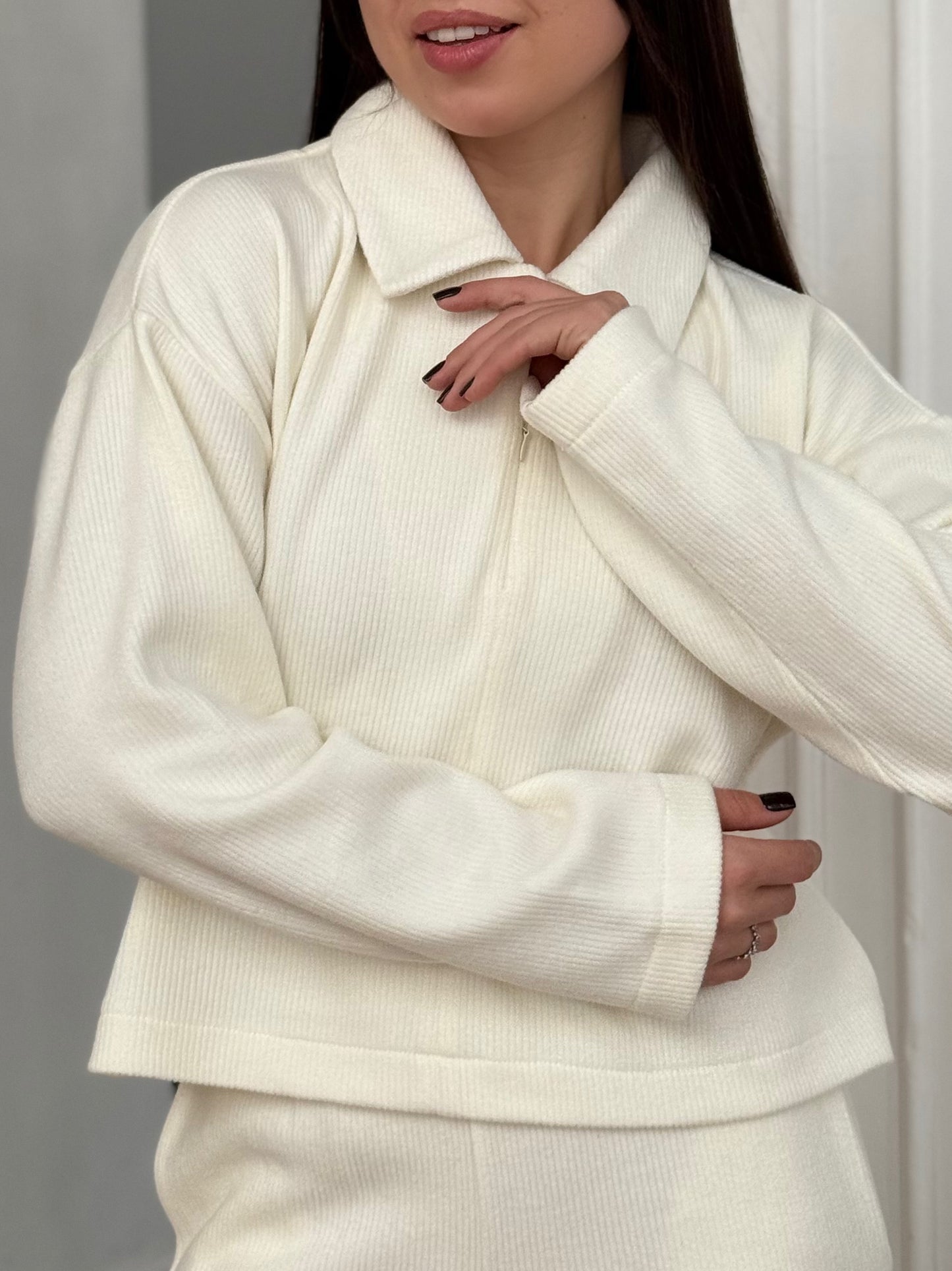 Трикотажний костюм з пуловером на блискавці