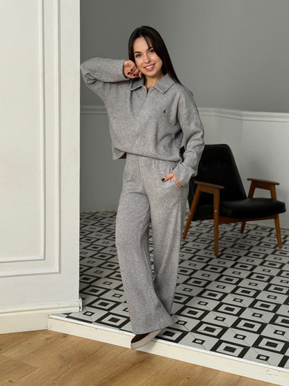 Трикотажний костюм з пуловером на блискавці