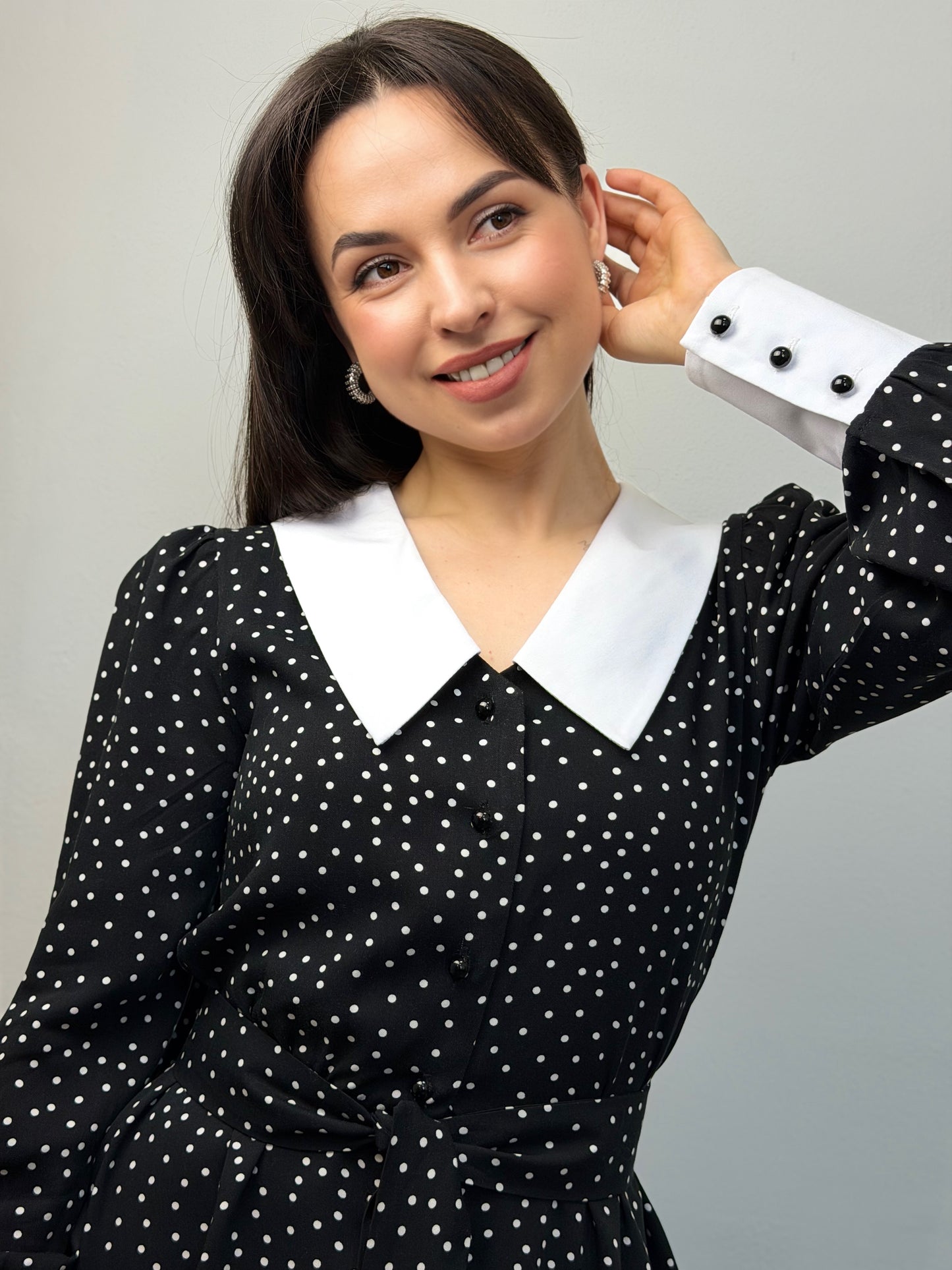 Сукня з контрастним коміром