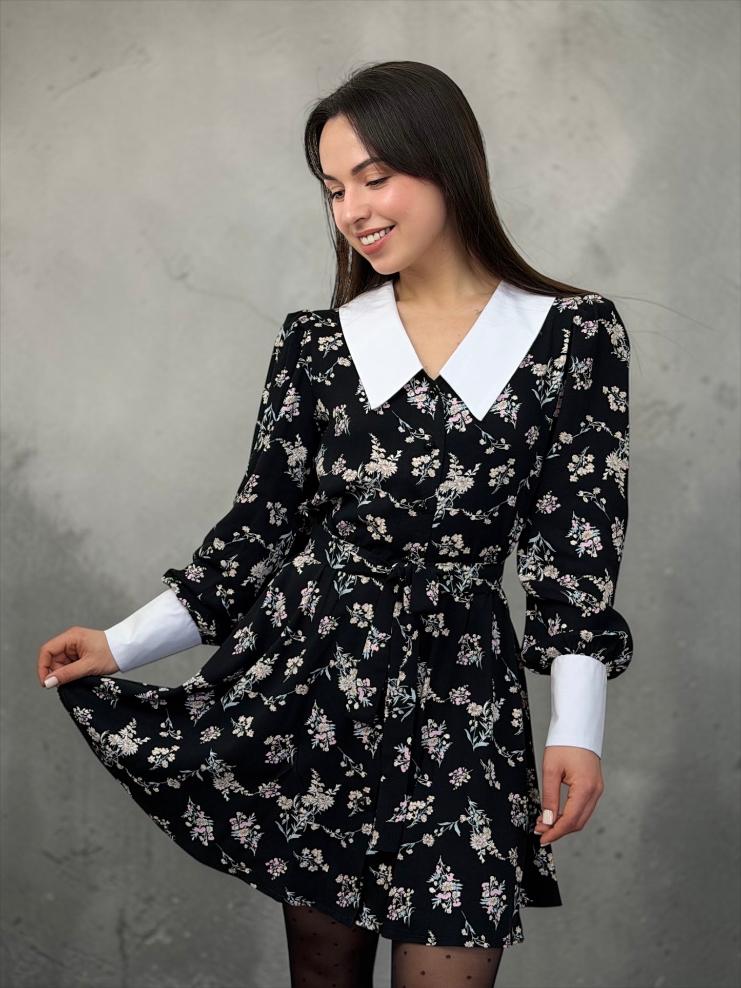 Сукня з контрастним коміром